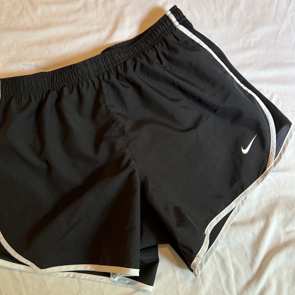 Black nike running shorts - Picture 1 of 4